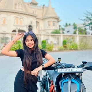 hitanshi adhiya 👑